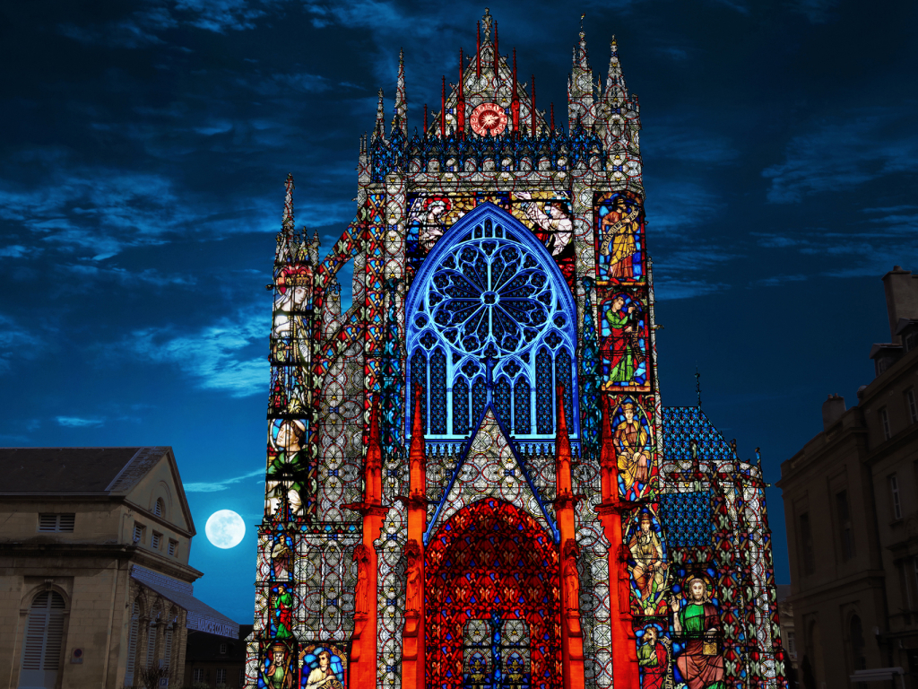 Vidéomapping des 800 ans de la cathédrale Saint-Etienne
