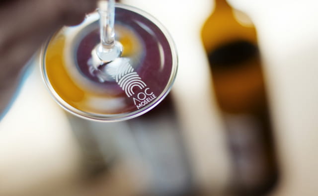 Verre de vin AOC Moselle