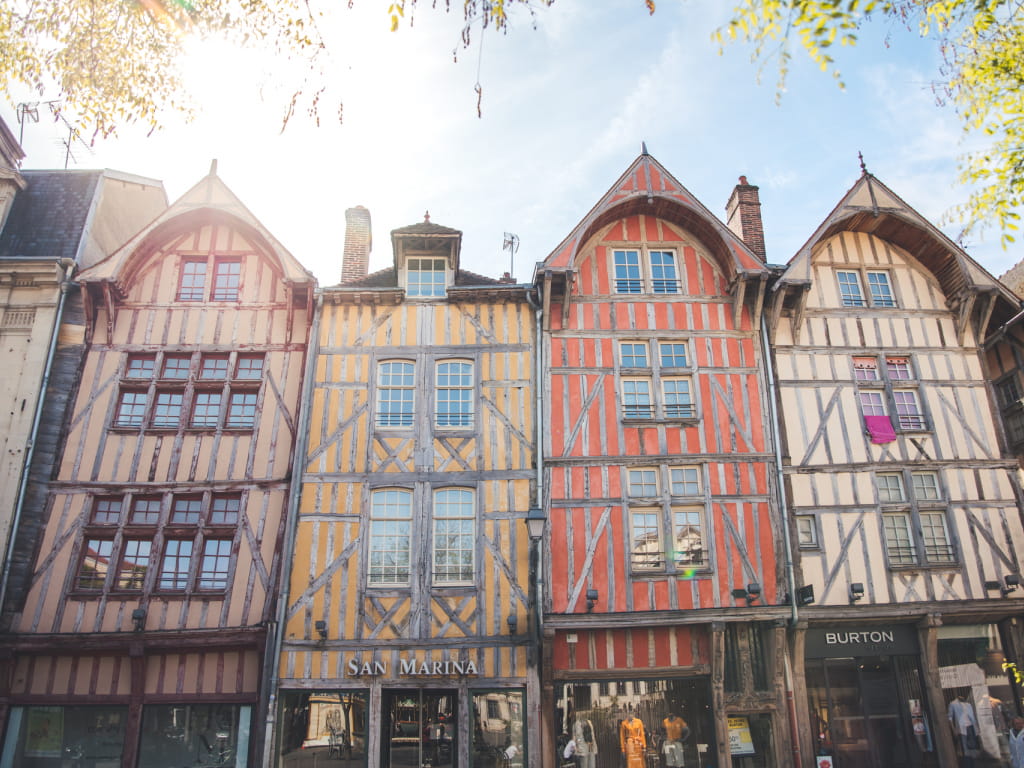 Place de l&#039;hôtel de ville Rue Emile Zola à Troyes