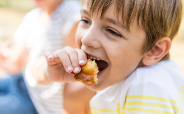 petit garçon / madeleine