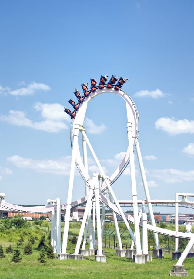Monster : un des plus grands et le plus long roller-coaster d?Europe