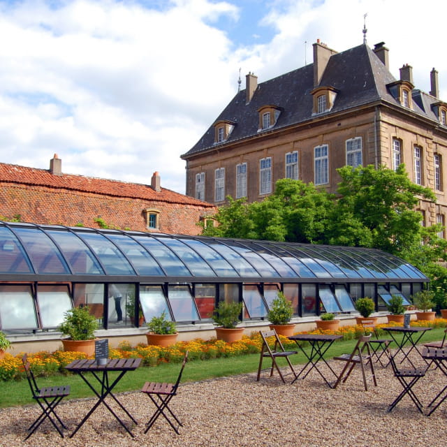 Château de la Grange Serre et terrasse