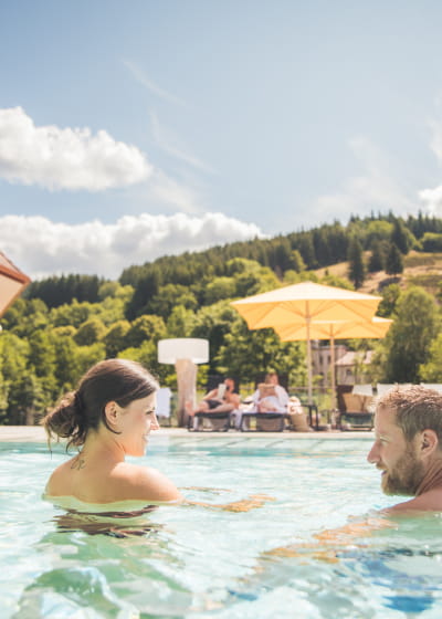 Piscine extérieure hôtel Julien Fouday