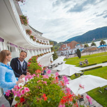 Hôtel Beau rivage terrasse face au lac de Gérardmer