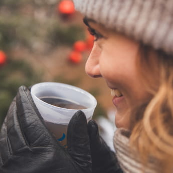 Jus de pomme chaud au marché de noël