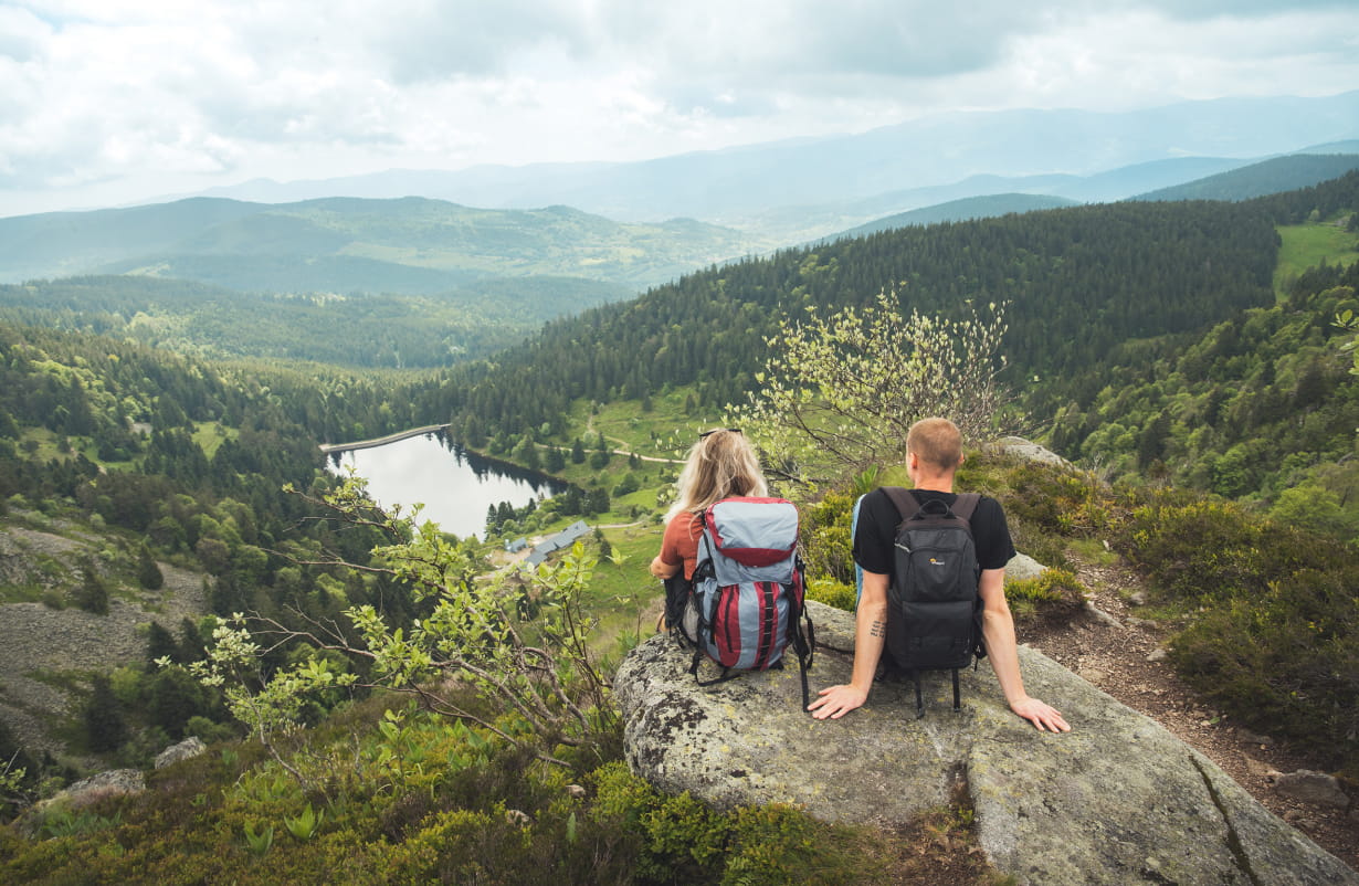Point de vue sur le lac du Forlet depuis le gazon du Faing