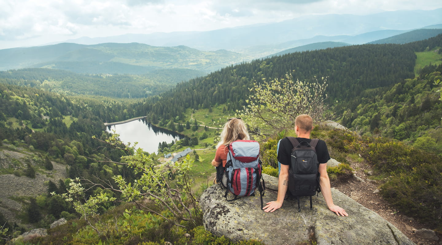 Point de vue sur le lac du Forlet depuis le gazon du Faing