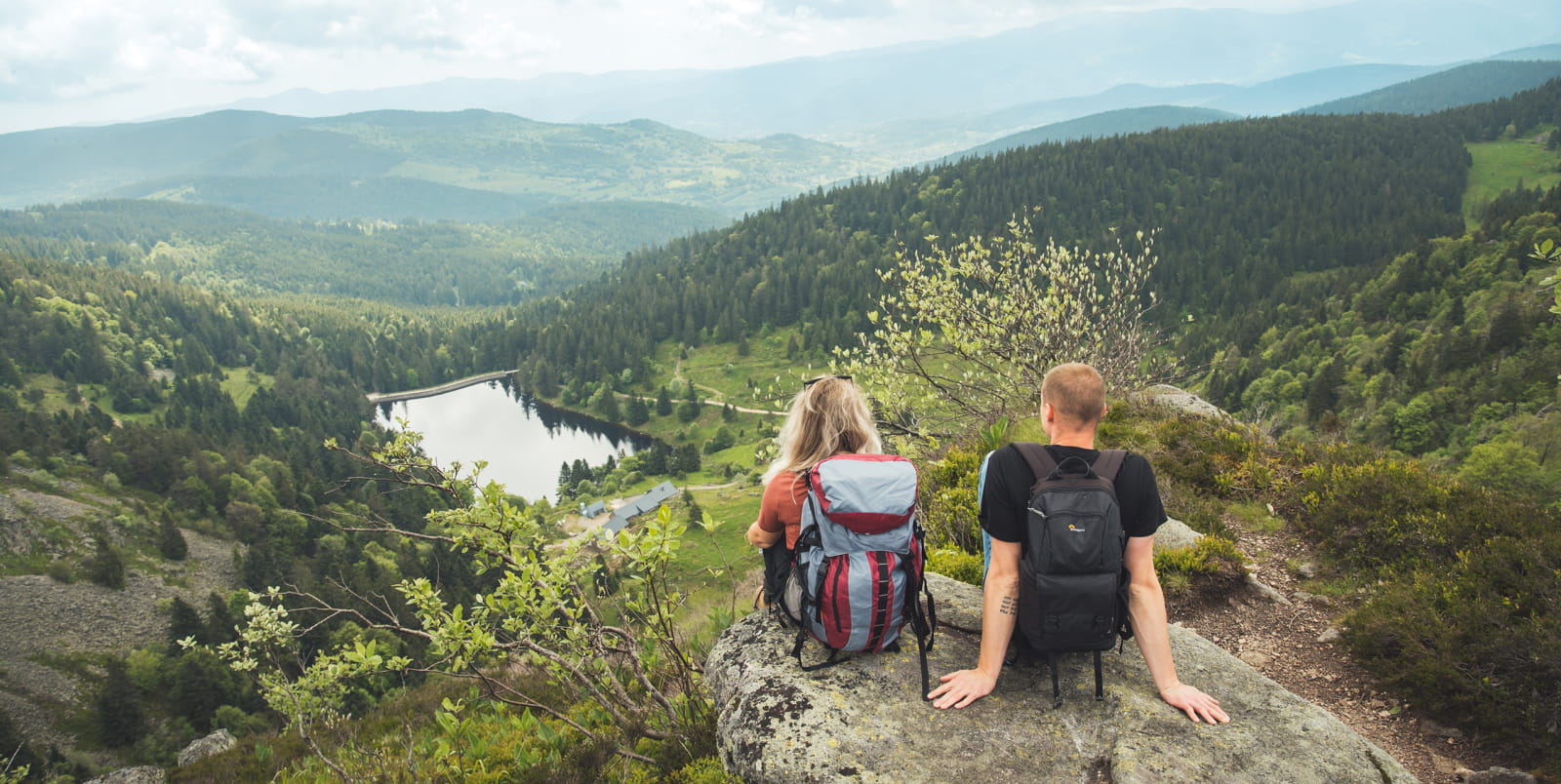 Point de vue sur le lac du Forlet depuis le gazon du Faing